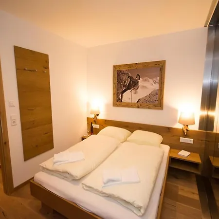 Modern With Garden, With Access To Sauna Neukirchen am Grossvenediger